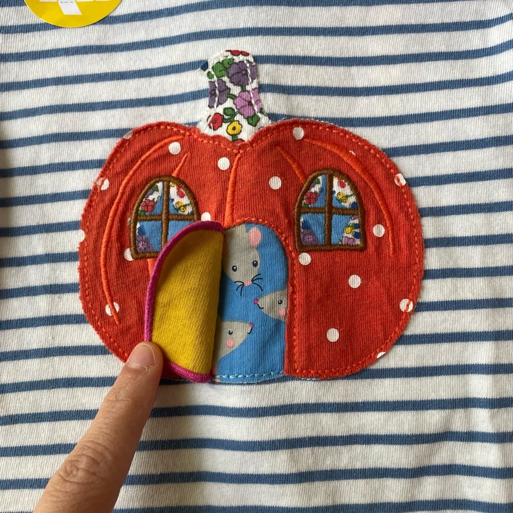 SOLD NWT Pumpkin Applique with flip flap, 3-6 months - Picture 2 of 3